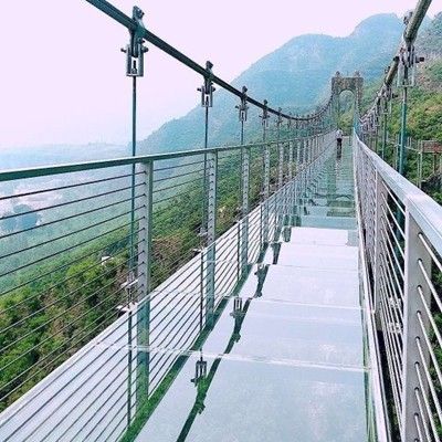 玻璃吊桥